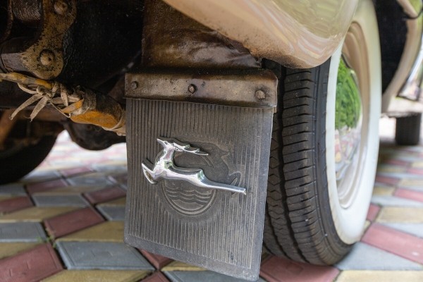 Посмотрите, какую «Волгу» отыскали в гараже у белоруса