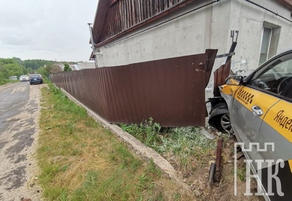 Водитель из Бреста врезался в дом в Каменце