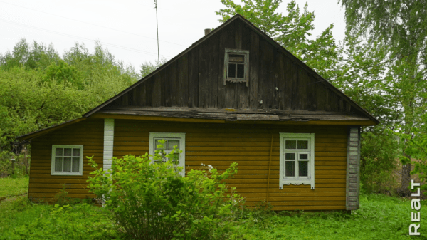 «Первое время спала в обнимку с кочергой». Белоруска сберегла столетний семейный дом — и не жалеет