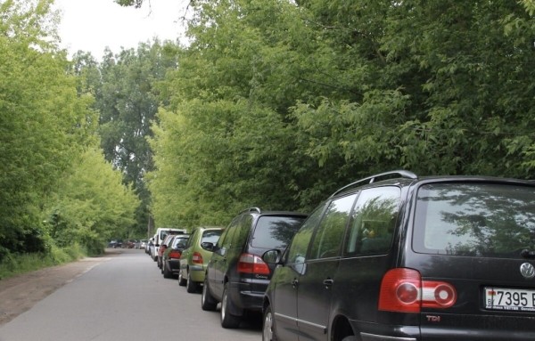 «Одни по 20 часов стоят, другие за ночь $500 делают». Репортаж из пункта пропуска «Брест — Тересполь»