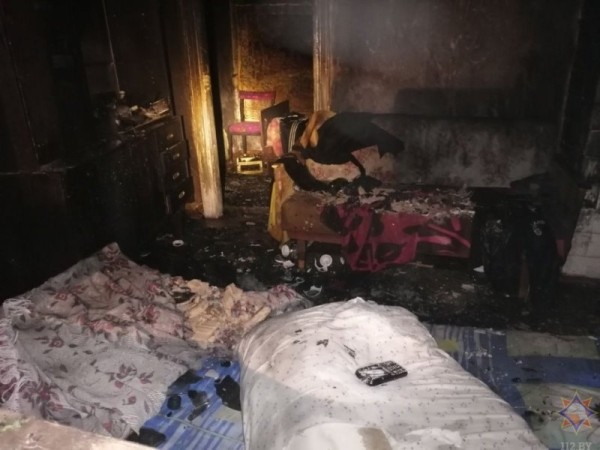 В Пинске на пожаре работниками МЧС спасен брат хозяйки квартиры В Пинске на пожаре работниками МЧС спасен брат хозяйки квартиры