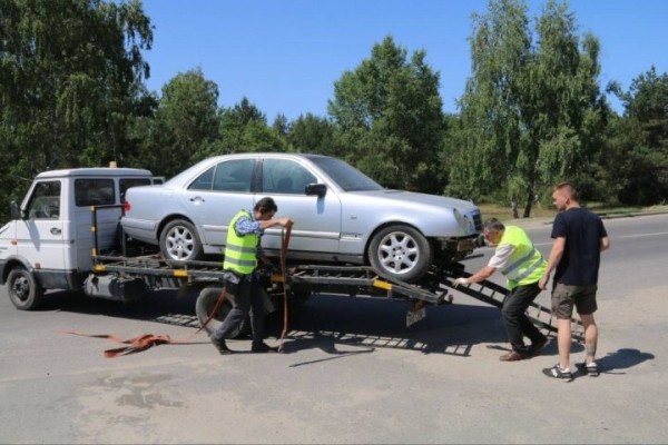 79 неэксплуатируемых транспортных средства выявлено в текущем году в Бресте