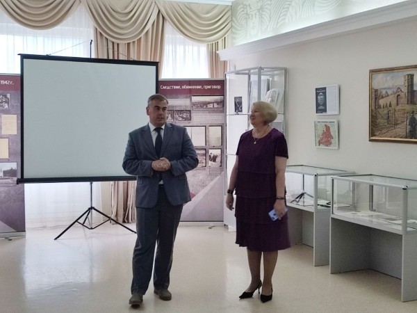 В Бресте открылась выставка «У самовара»