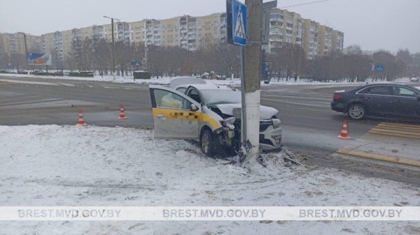 В Барановичах вынесен приговор таксисту, местному жителю, за аварию, в которой серьезно пострадала его пассажирка
