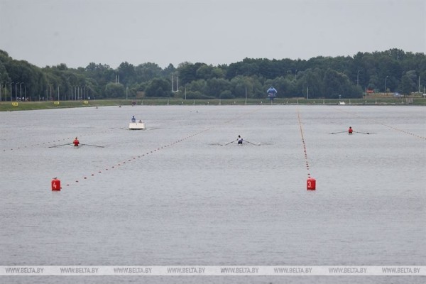 Более 200 гребцов из Беларуси и России соревнуются на открытом чемпионате в Бресте