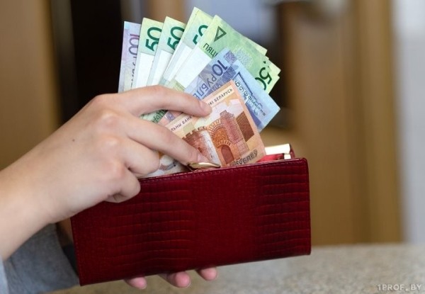 Зарплата от 3000 рублей – кому в Беларуси готовы платить такие деньги