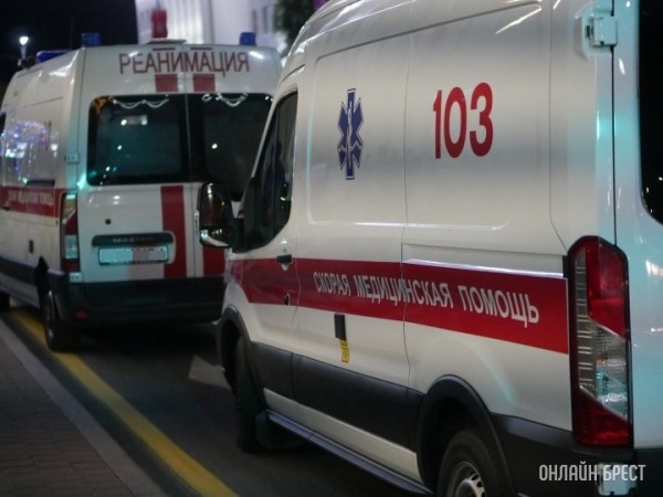 В Гродно девушка делала селфи и выпала из окна 9-го этажа