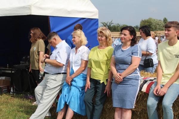 Дискотека, лазерное шоу, красочный фейерверк. Смотрите, как в Пинском районе прошел гастрономический и экологический фестиваль «Полесский вьюн»