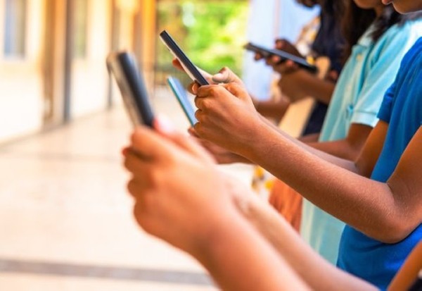 В Китае ограничат мобильный интернет детям в возрасте до 18 лет