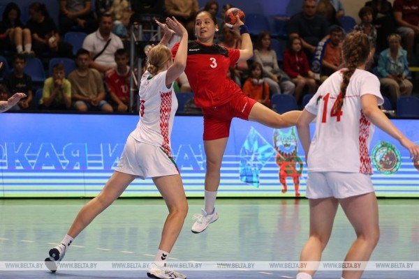 Белорусские гандболистки победно стартовали на II Играх стран СНГ Белорусские гандболистки победно стартовали на II Играх стран СНГ