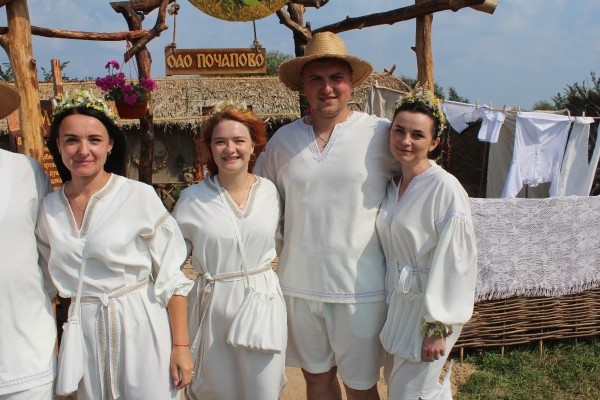 Дискотека, лазерное шоу, красочный фейерверк. Смотрите, как в Пинском районе прошел гастрономический и экологический фестиваль «Полесский вьюн»