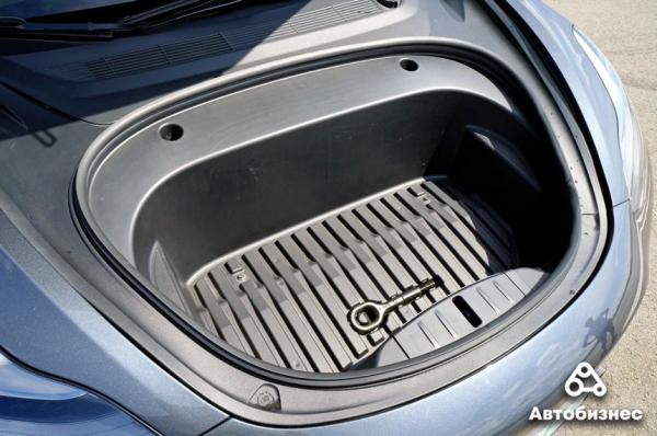 «Всё было зря». Мнение владельца Tesla Model 3