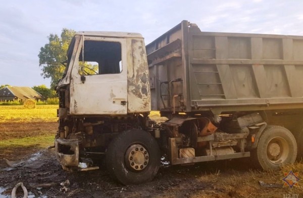 В Барановичском районе при перевозке зерна загорелся МАЗ