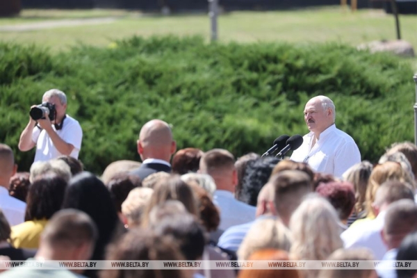 Александр Лукашенко с рабочей поездкой прибыл в Брестскую область. Подробности