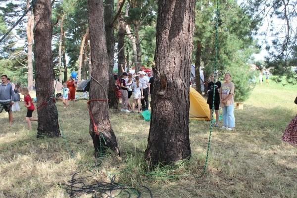 Дискотека, лазерное шоу, красочный фейерверк. Смотрите, как в Пинском районе прошел гастрономический и экологический фестиваль «Полесский вьюн»