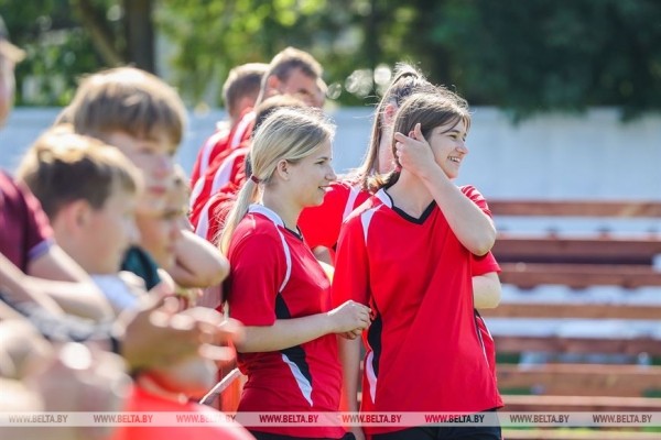 Заинтересовать спортом и найти таланты. Площадку для игры в мини-футбол открыли в Городище Барановичского района