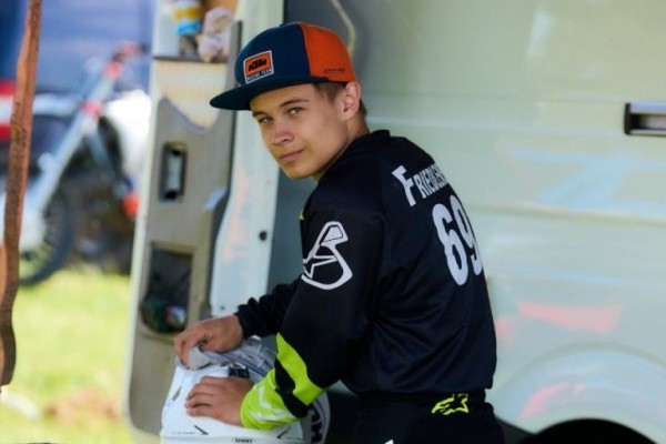 Парень из Кобрина стал чемпионом Беларуси по мотокроссу в классе 85 см куб. по итогам пяти этапов соревнований