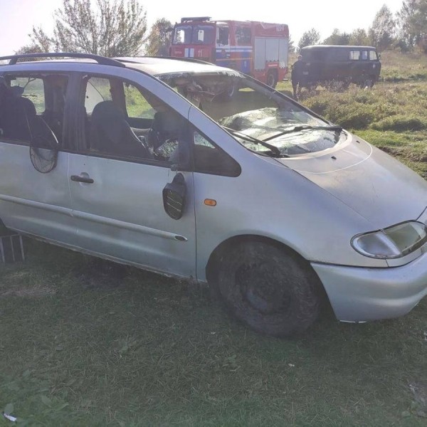 Забыл поставить на ручник. Автомобиль рыбака ушел под воду