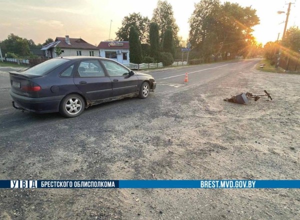 В Дрогичинском районе пьяная женщина управляла электросамокатом. Вот чем все закончилось