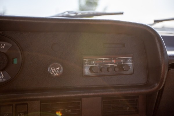 На машине 40 лет, а пробег — 19 тысяч км! Белорус показал 40-летний «Москвич-2140» в идеальном состоянии На машине 40 лет, а пробег — 19 тысяч км! Белорус показал 40-летний «Москвич-2140» в идеальном состоянии