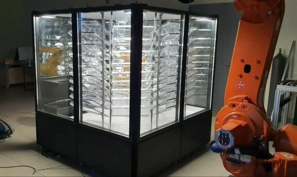 В Беларуси создали первую в стране автоматизированную аптеку. Как она работает