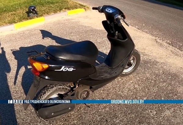 Что может быть за езду на мопеде без прав? 18-летний парень решил проверить на себе