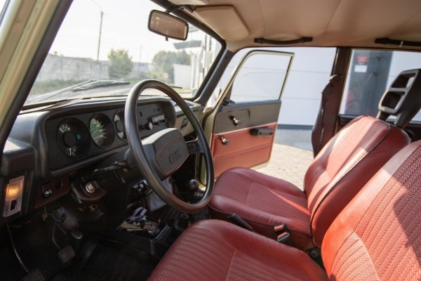 На машине 40 лет, а пробег — 19 тысяч км! Белорус показал 40-летний «Москвич-2140» в идеальном состоянии На машине 40 лет, а пробег — 19 тысяч км! Белорус показал 40-летний «Москвич-2140» в идеальном состоянии