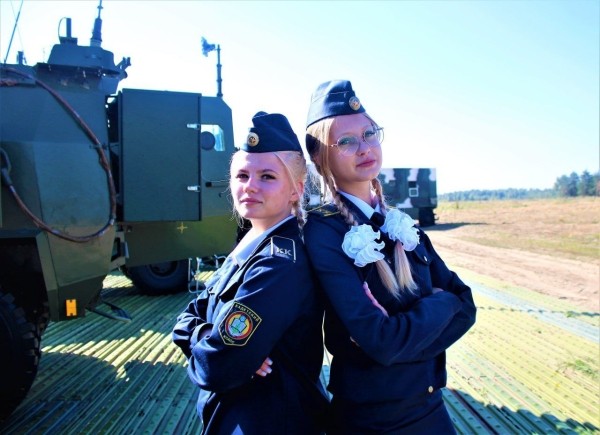 Учащиеся правовых классов средней школы № 28 Бреста побывали на полигоне «Брестский»