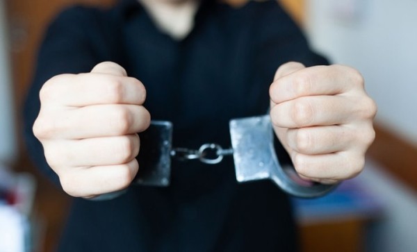 «Карьера» завершилась за один день: заместитель прокурора Брестского района санкционировал заключение под стражу «закладчика»