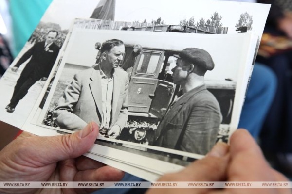 Жизнь достойна блокбастера. Под Пинском установили мемориальную доску борцу за воссоединение Беларуси