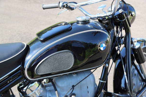 «Проблемой стала растаможка, ведь на раме шестизначный VIN». Белорус про восстановление мотоцикла BMW 1968 г. в.