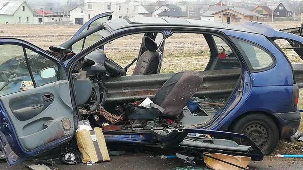 «Это не отбойник, это шампур»: что говорят белорусы о страшной аварии на трассе М6. Другие случаи и как решить проблему?