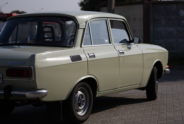 На машине 40 лет, а пробег — 19 тысяч км! Белорус показал 40-летний «Москвич-2140» в идеальном состоянии На машине 40 лет, а пробег — 19 тысяч км! Белорус показал 40-летний «Москвич-2140» в идеальном состоянии