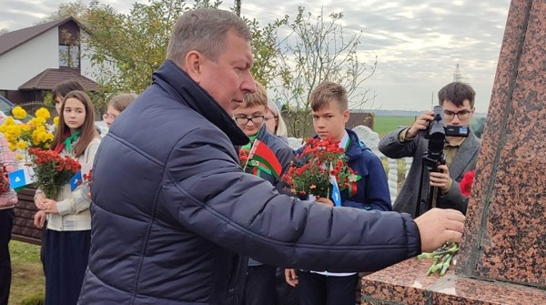 Память расстрелянных фашистами 73 мирных жителей почтили в Жабинковском районе