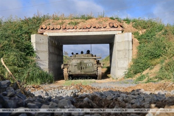 Лукашенко осмотрел укрепрайон в Брестской области