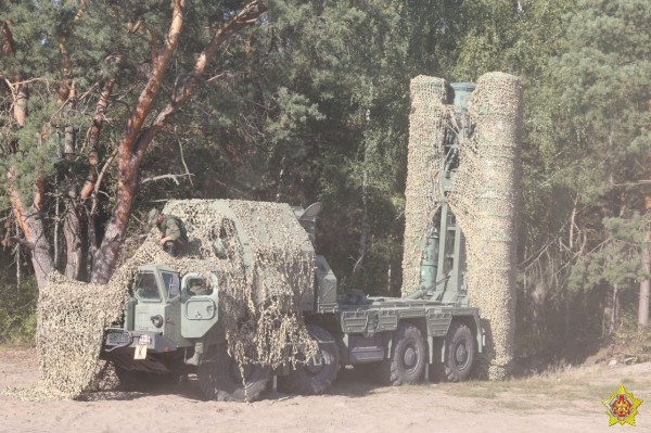На полигоне «Брестский» проходит тактическое учение с одним из подразделений 115-го зенитного ракетного полка