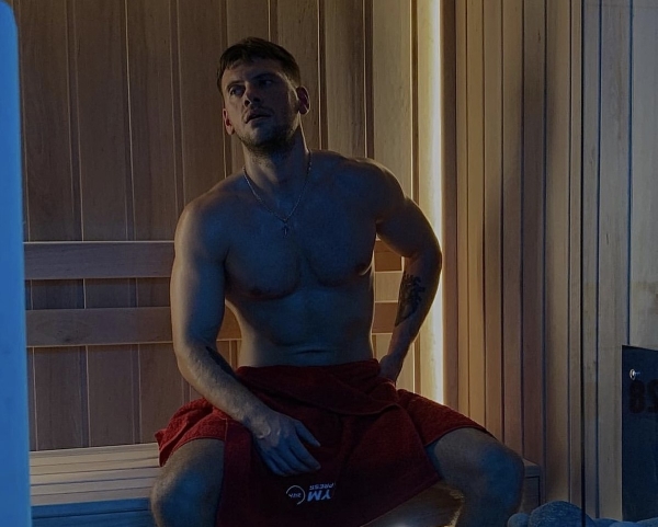 «GYM Express» на Варшавском шоссе - первый круглосуточный фитнес-клуб в Бресте. Высокотехнологичные тренажеры, финская сауна, бесплатная экскурсия, неоновый интерьер