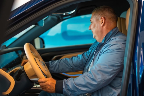 В Беларуси продали уже 100 дорогих китайских электрокаров Voyah. Кто их покупает? В Беларуси продали уже 100 дорогих китайских электрокаров Voyah. Кто их покупает?