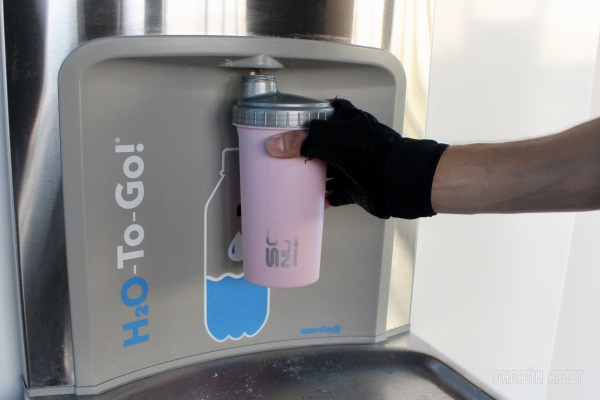 «GYM Express» на Варшавском шоссе - первый круглосуточный фитнес-клуб в Бресте. Высокотехнологичные тренажеры, финская сауна, бесплатная экскурсия, неоновый интерьер