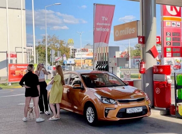 Белорусы, которые сменили белорусскую прописку на польскую, рассказали, в какую сумму обходится им обслуживание авто в соседней стране