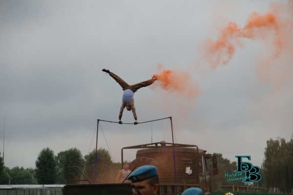 В Бресте празднуют День ВДВ. Фото и видео из 38-й бригады
