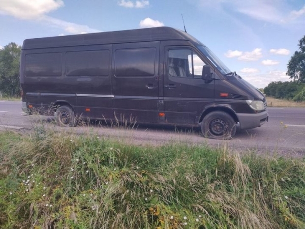 На польско-белорусской границе «держателям очередей» пробили колеса На польско-белорусской границе «держателям очередей» пробили колеса