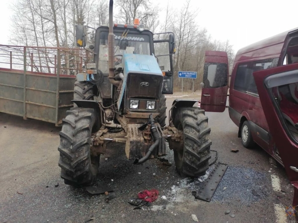 Маршрутка с пассажирами попала в аварию под Бобруйском