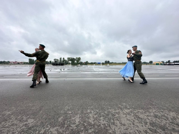 В Бресте празднуют День ВДВ. Фото и видео из 38-й бригады