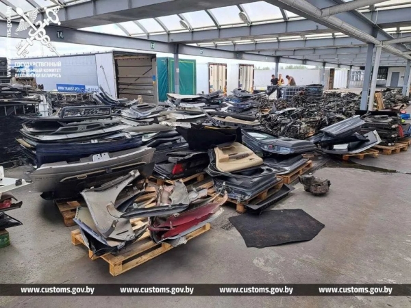 Автозапчасти б/у на сумму свыше 28 тысяч рублей пытались незаконно переместить через пункт пропуска «Козловичи»