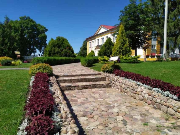 Полюбуйтесь на цветочный океан Видомли (агрогородок в Брестской области)