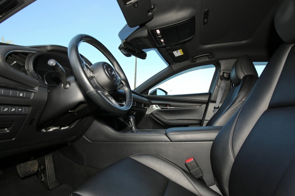 Тачка из США. Белорус восстановил полноприводный хетчбэк Mazda 3 — сколько стоил ремонт?