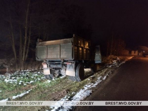 Уголовная ответственность грозит двум жителям Пружан за кражу неисправного авто сельхозпредприятия