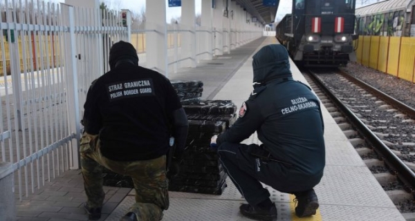 В Тересполе нашли партию контрабандных сигарет, прибывших в поезде из Бреста