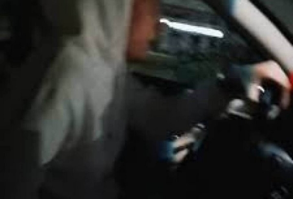 21-летний белорус показал прохожим голый зад из окна ехавшего авто. Что было дальше?